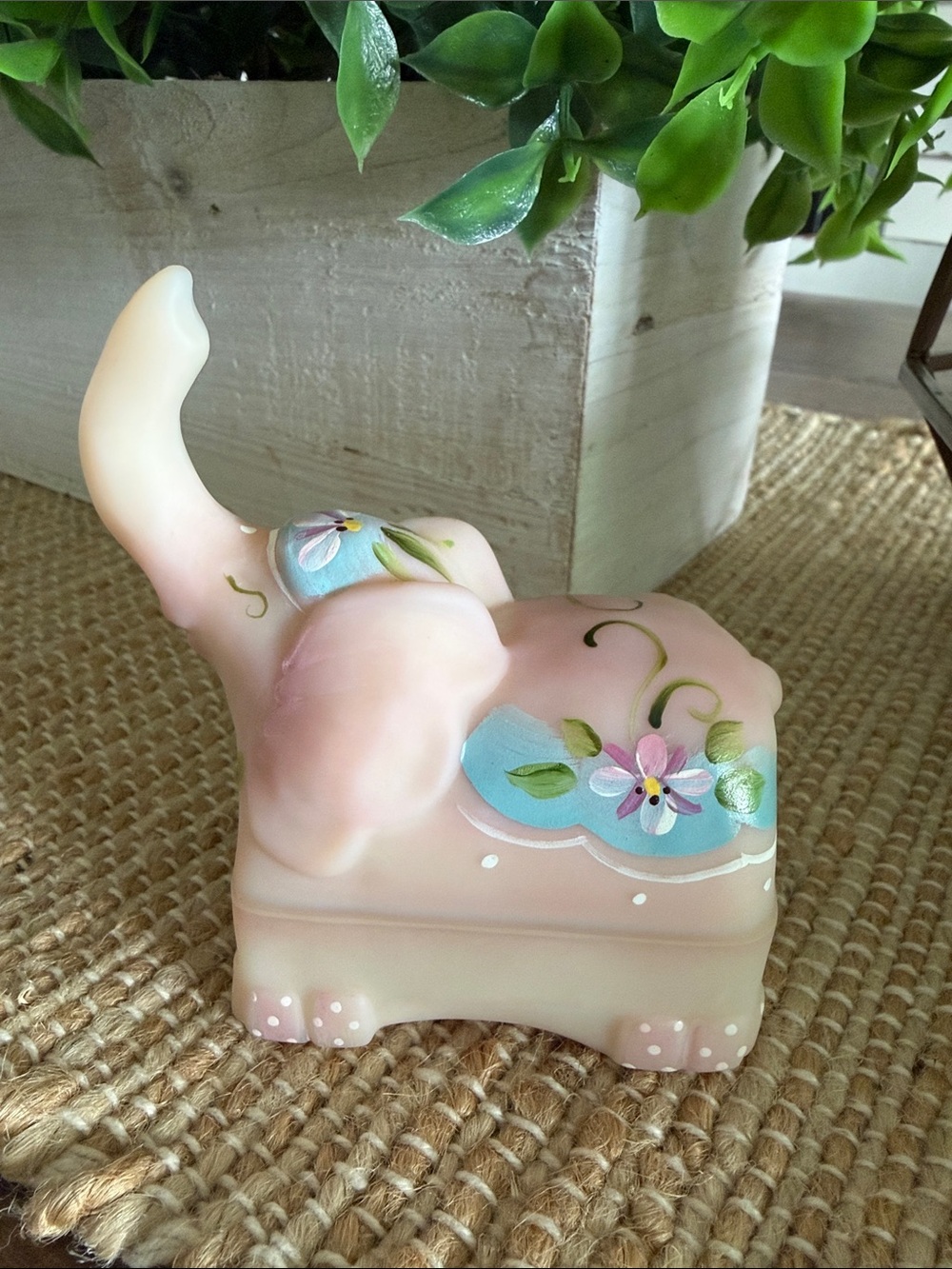 VTG Fenton Art Glass Burmese Satin Elephant Custard Trinket Box (uranium)